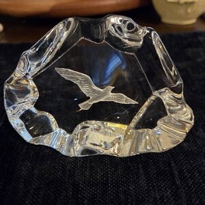 Vintage 1976 Little Gallery By Hallmark Seagull Lead Crystal Paperweight